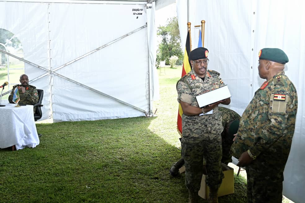 Today, the CDF Gen Muhoozi Kainerugaba presided over the handover ceremonies: Lt. Gen Elweru handed over the office of the Deputy CDF to Lt. Gen Okiding and Maj. Gen Kyanda handed over the office of the Chief of staff to Maj. Gen Bakasumba.