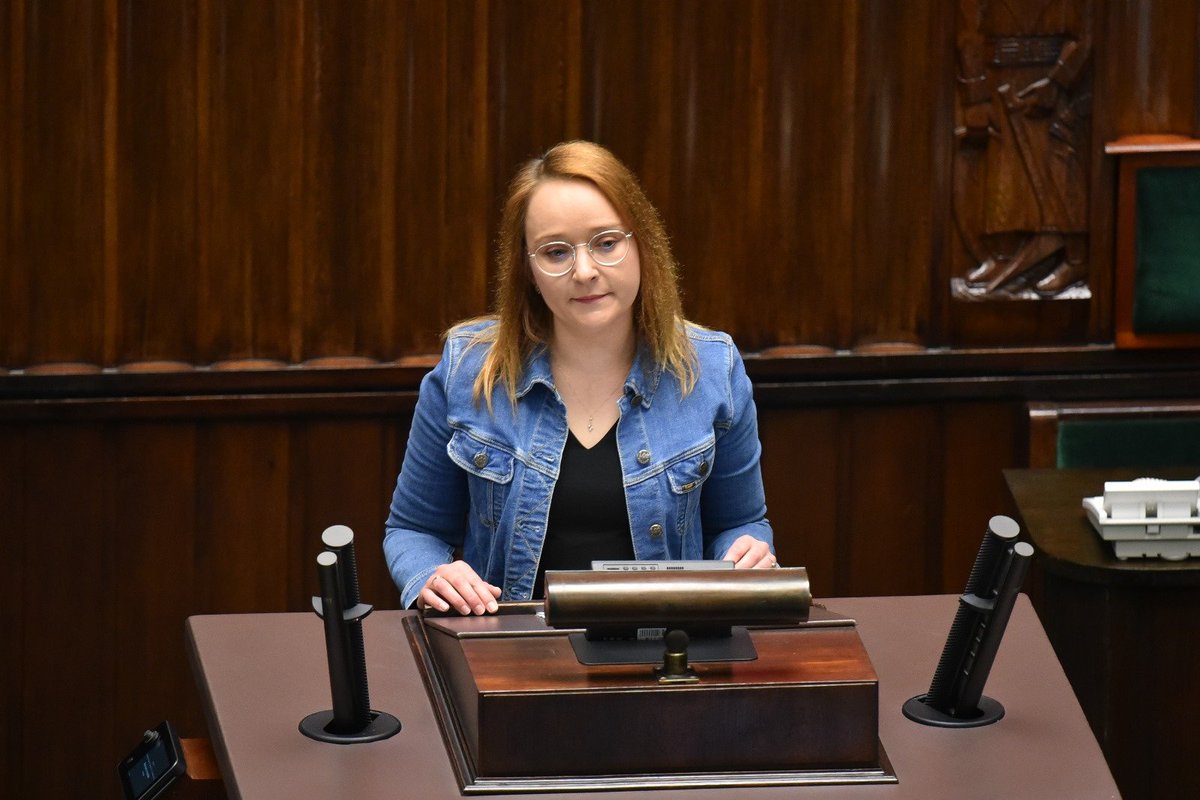 Agata, Justyna, Anna, Izabela, Martyna, Dorota. Nie zwrócimy im życia, ale możemy uratować kolejne kobiety. #AniJednejWięcej Dziś możemy przywrócić kobietom wolność i bezpieczeństwo oraz godność i normalność, których nie miały przez ponad 30 lat. Nie zmarnujmy tej szansy! 💚…