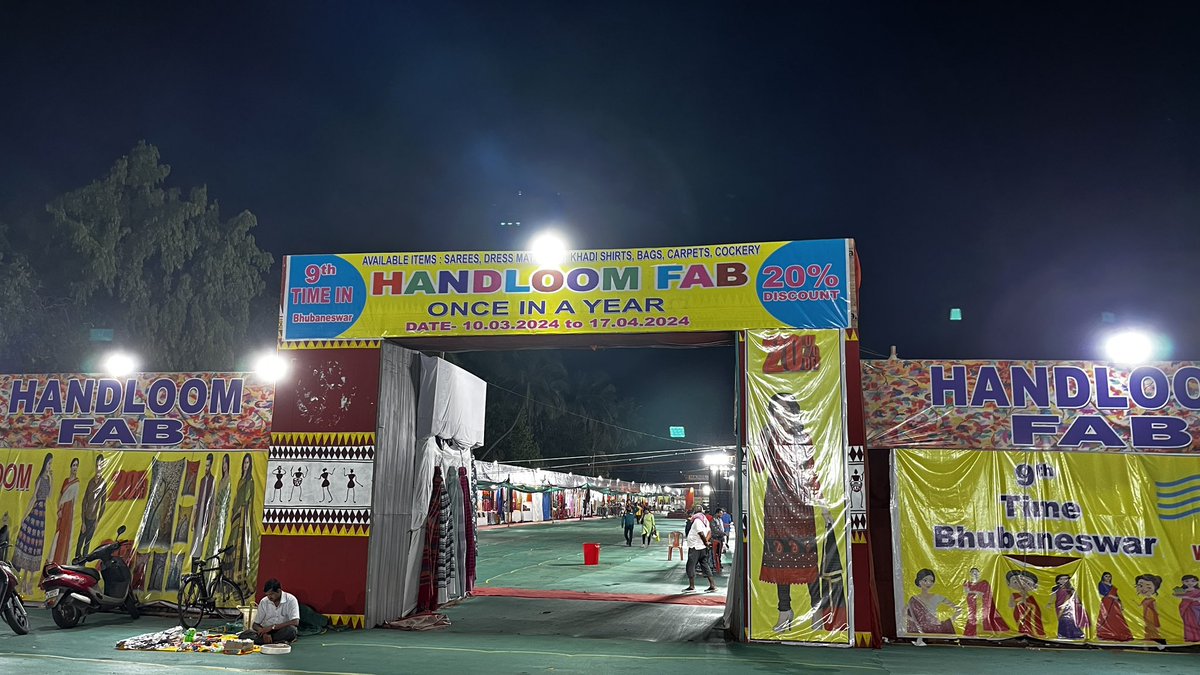 Ramakanta04's tweet photo. Why does the Odisha government organize so many Handloom fairs?
You'll often find them at Unit 3 Exhibition Ground, bustling with vendors yet lacking visitors.
It begs the question: are these fairs worth the investment of time and money?
#HandloomFair https://t.co/7icFvxI466