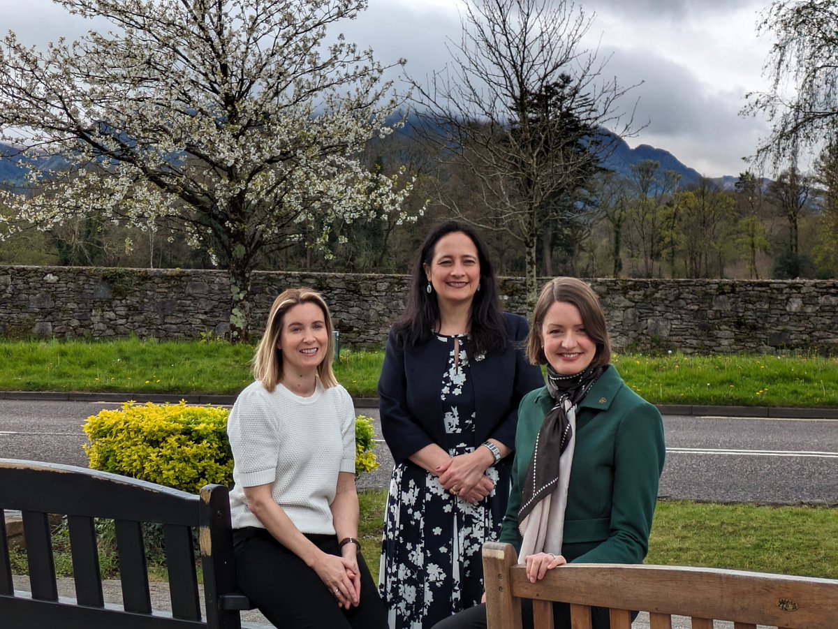 10 years on from the #WildAtlanticWay, it's an honour to mark the work of so many. @Failte_Ireland developed the brand and route, collaborating with local authorities and industry partners. Minister Martin joined Miriam Kennedy and our CEO Alice Mansergh in Killarney today.