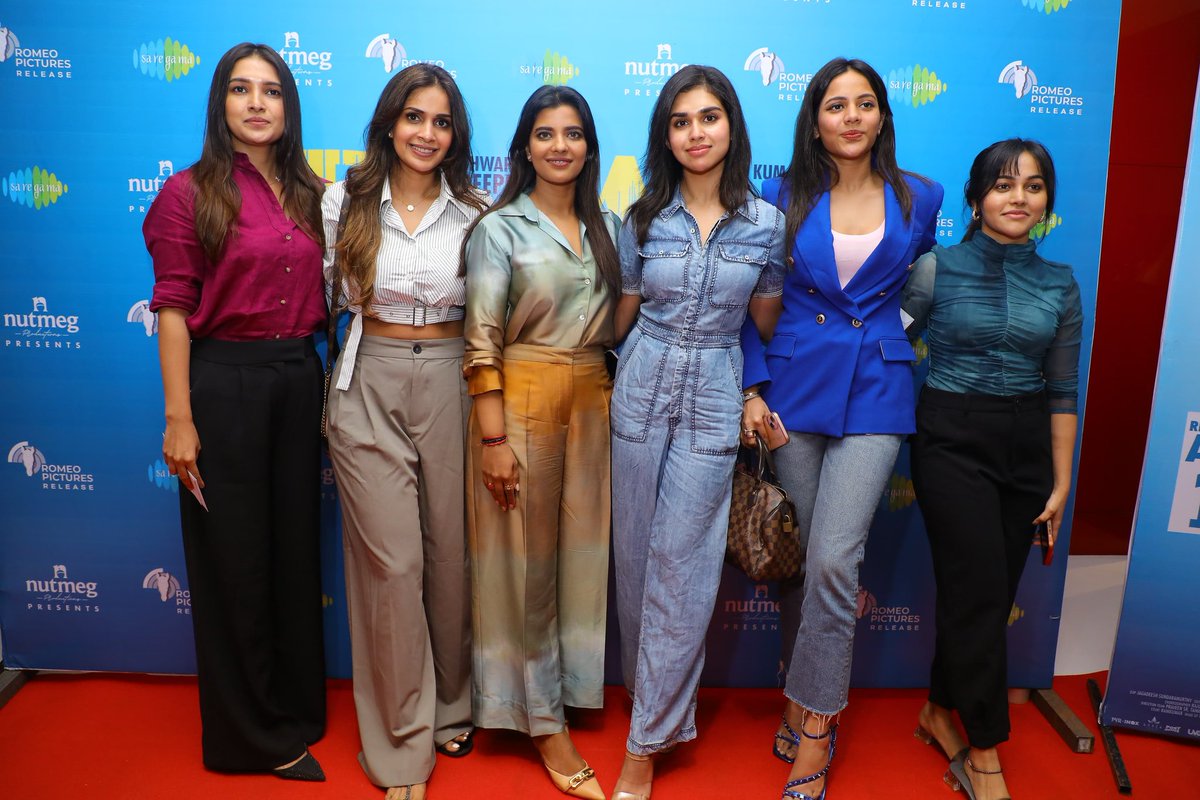 Women power at #DeArCelebrityPremiere 💪❤️

@aishu_dil @vanibhojanoffl @Aishwaryadutta6 @samyuktha_shan @MeenakshiGovin2 @BhavaniSre

#DeAr #DeArFromTomorrow #DeArFromApril11

@tvaroon #AbhishekRamisetty #PruthvirajGK @AsianCinemas_ @AnnapurnaStdios @saregamasouth @gvprakash