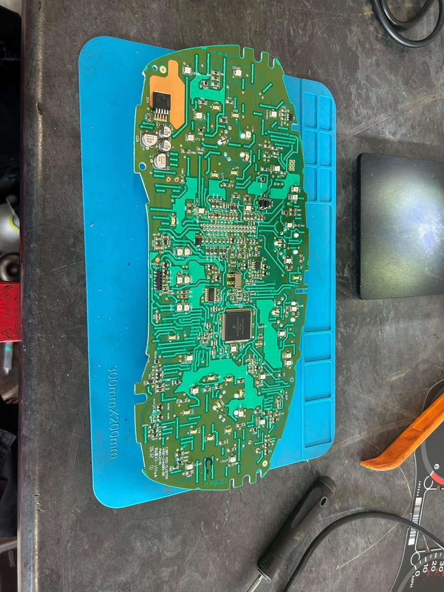 BandKWilliams's tweet image. An example of how important learning and training is, being able to diagnose and repair a fault on a Ford instrument panel within a day! #proudofmystaff @CyngorGwynedd #trainingforthefuture