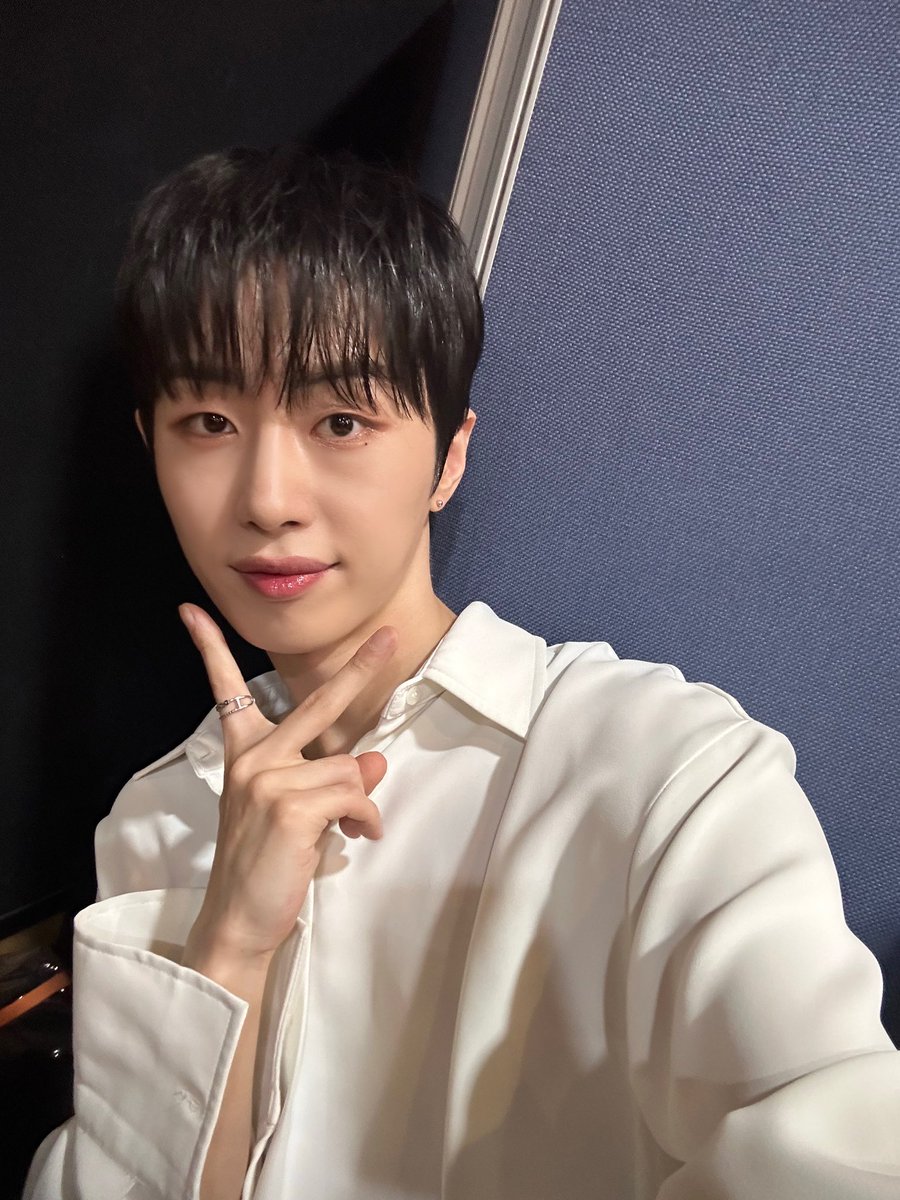 BDU4official's tweet photo. B.D.U의 첫 무대 어땠어요? 
앞으로 보여드릴 다양한 BDU의 모습도 많이 기대해주새온❤️

#BDU #BITSAEON https://t.co/d4fQQASmOl