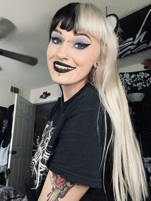 🖤 #sammiebeare #alternative #babe https://t.co/zfe7JlVP6v<a href="/tag/sammiebeare"class="tags">#sammiebeare</a><a href="/tag/alternative"class="tags">#alternative</a><a href="/tag/babe"class="tags">#babe</a>