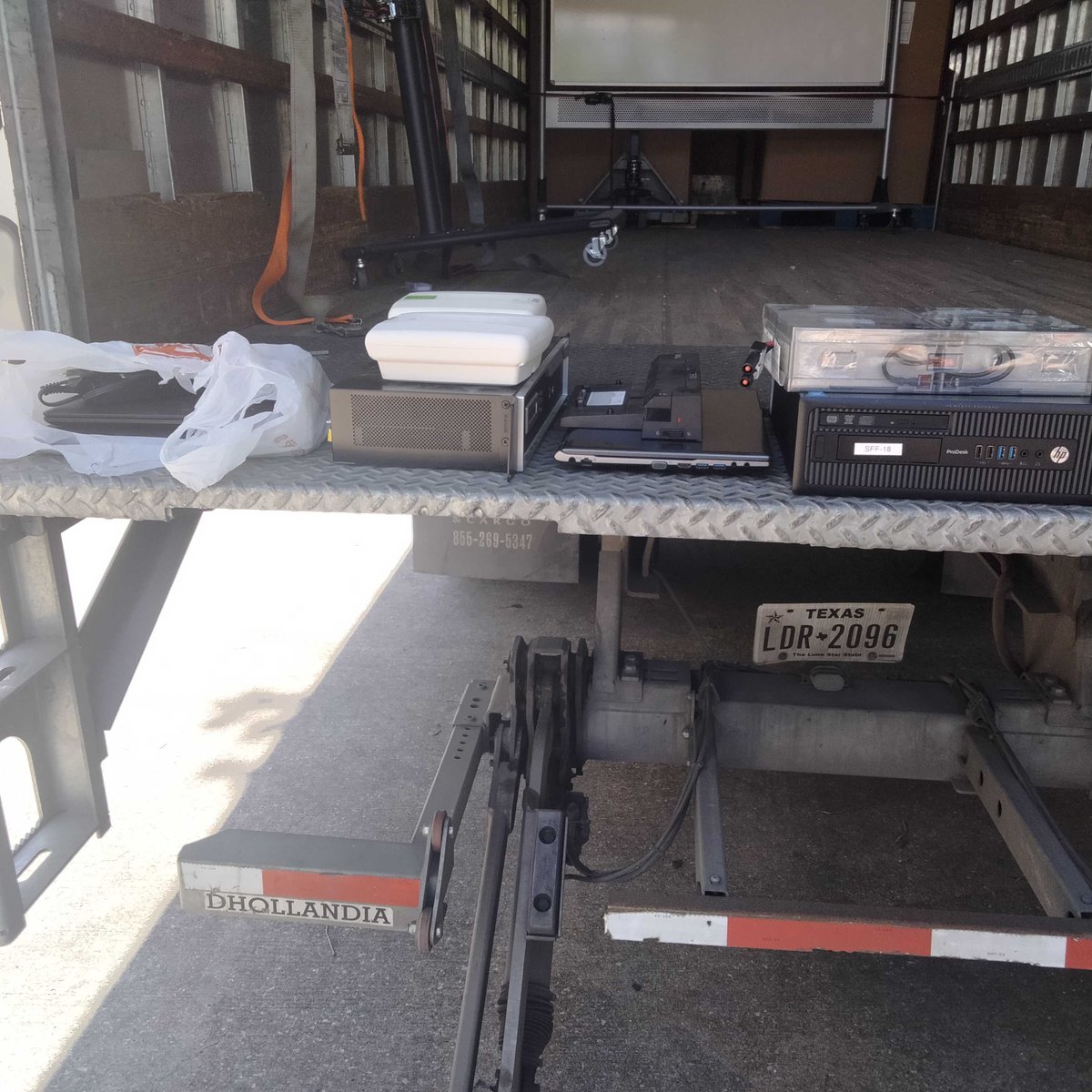 GreenGloveIT's tweet image. Embrace the green revolution with Green Glove Technology Recycling 🌿 Reduce, Reuse, Recycle for a brighter, sustainable future!

greengloverecycle.com/request-a-pick…

#TransWesternDropoff #MediaTekUSABridgepointbuilding2 #AtlasEnergySolutions