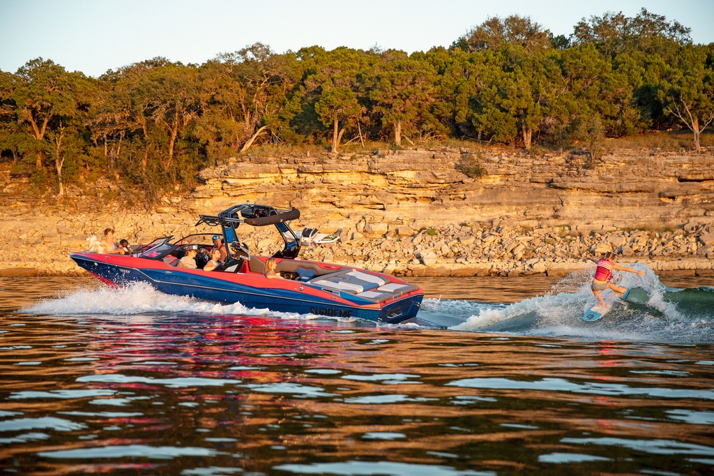 Just here to remind you that summer is on its way 😜

#supremeboats #wakeboat #surfboat #towboat #supreme #mvt #mostvaluabletowboat #wakesurf