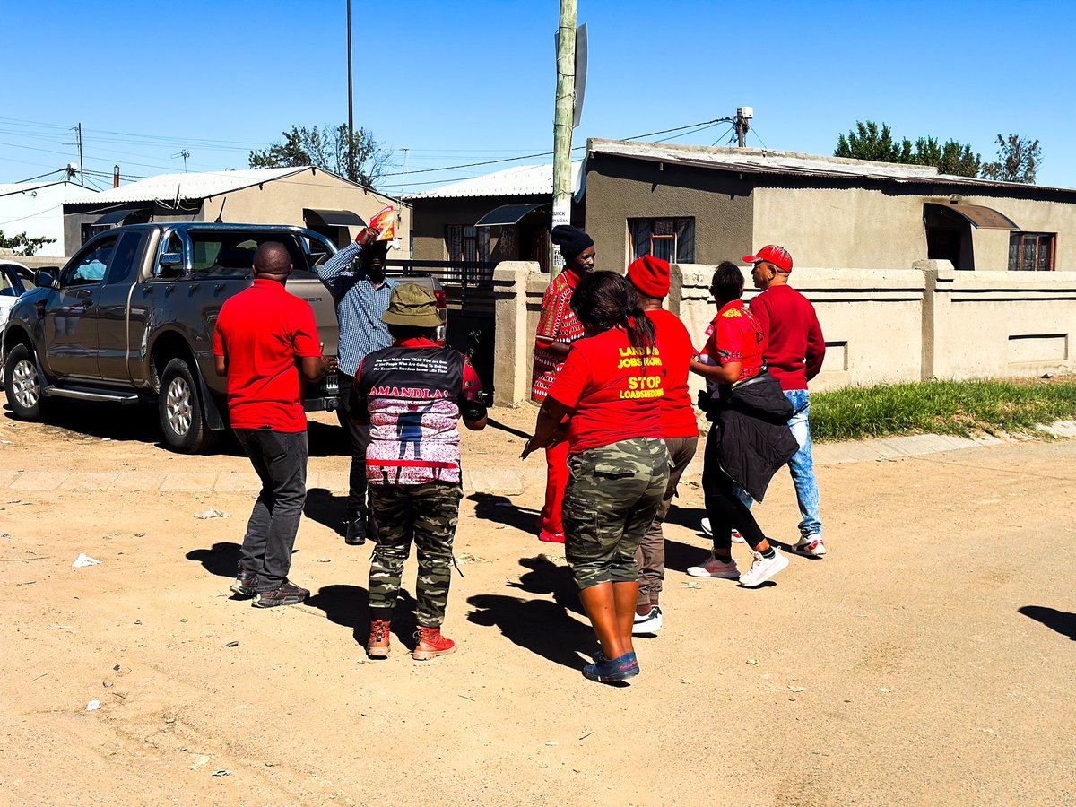 ♦️In Pictures♦️ EFF leadership and Public Representatives on an aggressive motho mothong campaign after the PETF meeting in ward8 Metsimaholo. We are now in Tshela Thupa phase, which is a total onslaught and campaign for the victory of the EFF. #VoteEFF2024