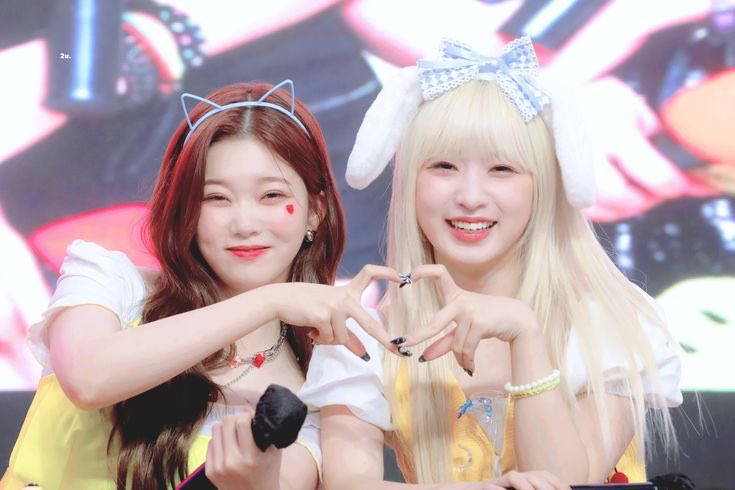 hi idk how to write this but I’m quitting 😁 this acc isn’t really active anymore n I have no reason to keep it up so I’ve decided to quit (there might be times were I occasionally tweet smth) but tysm to those who were kind to me n treated me w so much love, I’ll miss u all <33
