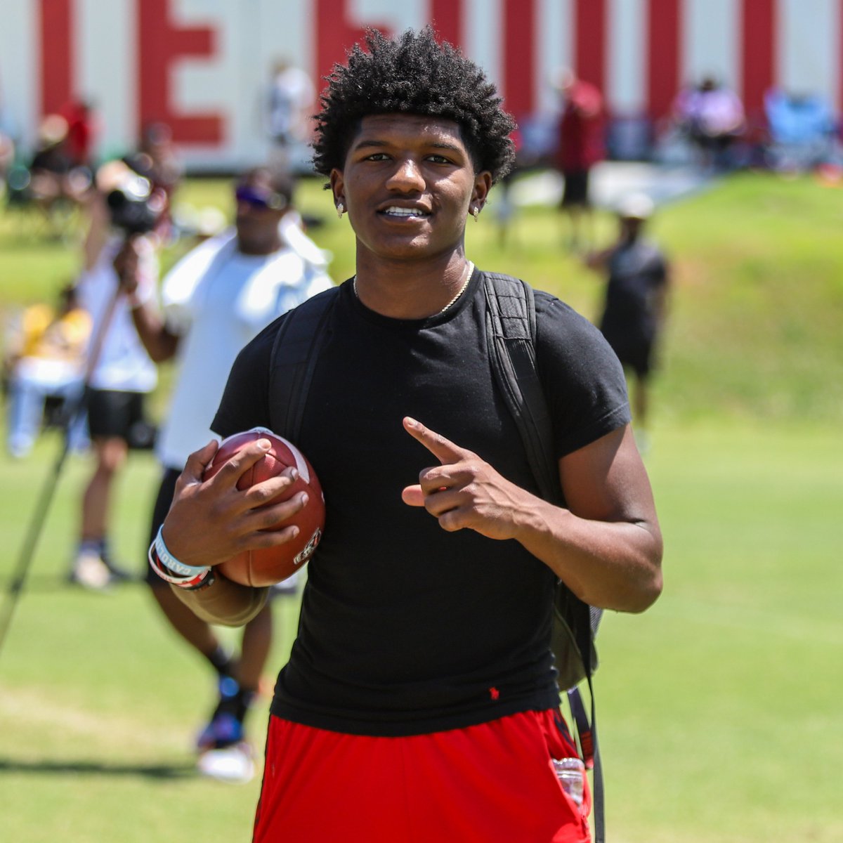 Top NC State WR target Arrion Concepcion confirms he's locked in his official visit with the Wolfpack for June 21-23. He discusses his recent visit, teams recruiting him hardest and more with @MichaelClark247 (VIP) 👇👇 📝: 247sports.com/college/north-…