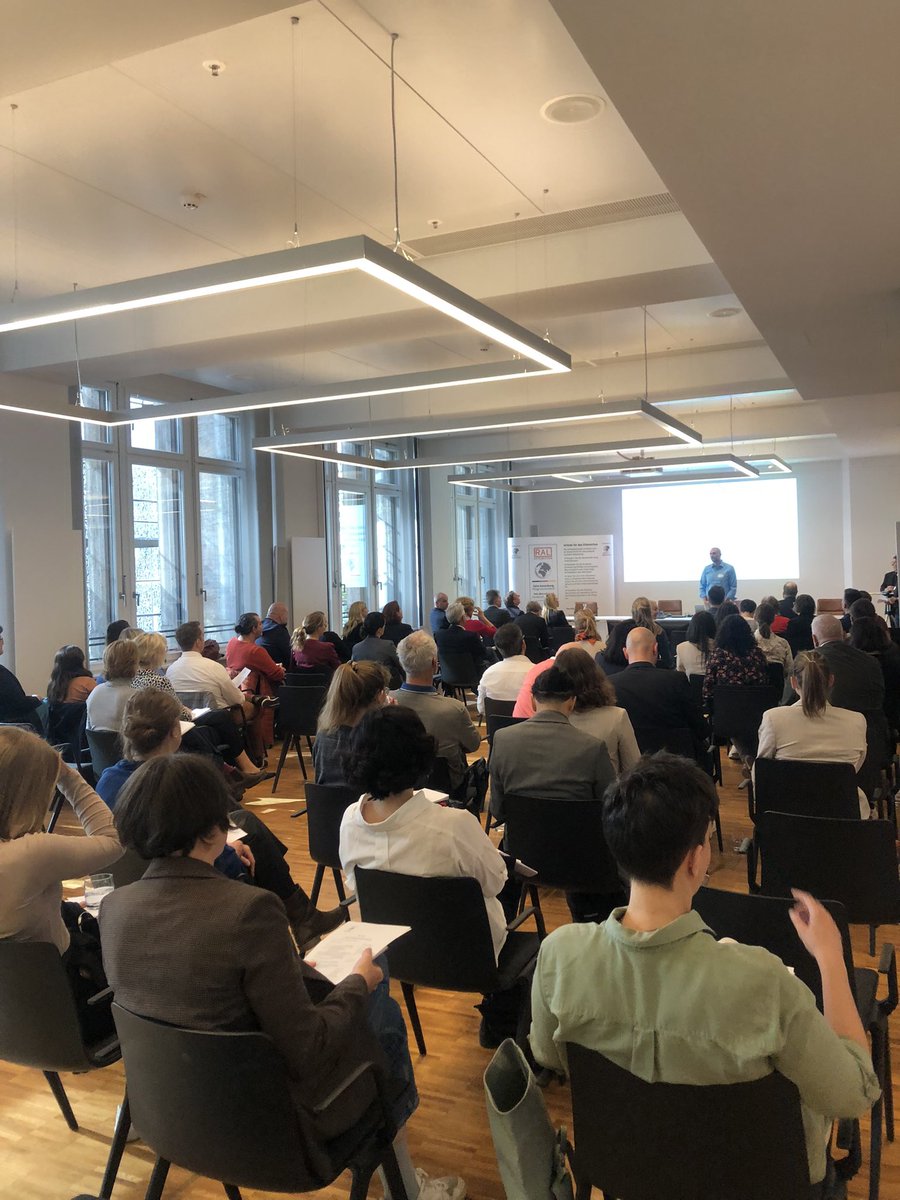 Full House heute beim Fachtag der Gütegemeinschaft zum Thema „faire und nachhaltige Anwerbung“ -wir sind ein starkes Netzwerk und bedanken uns bei allen Teilnehmenden für Inputs, Diskussionen und Austausch! @KdaDkf <a href="/BMG_Bund/">Bundesgesundheitsministerium</a> <a href="/lingoda/">Lingoda</a> <a href="/WorthaHoyer/">Jenny Wortha-Hoyer</a> <a href="/KDA_de/">Kuratorium Deutsche Altershilfe KDA</a> <a href="/BARMER_Presse/">BARMER Presse</a> <a href="/BARMER_BB/">BARMER Berlin/BB</a>