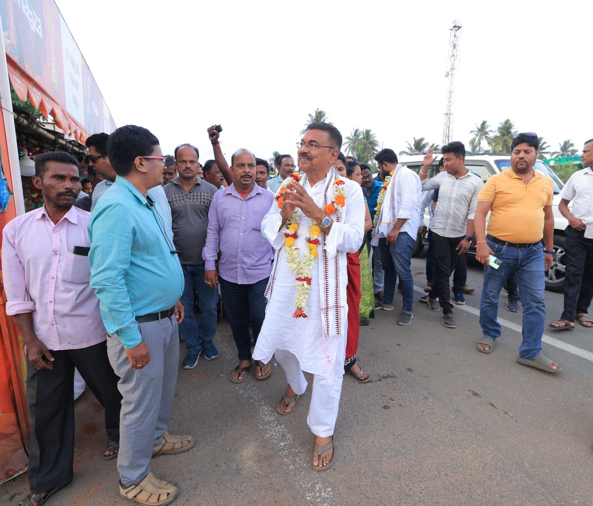 ArupPatnaikOMP's tweet image. ସାତସଙ୍ଖ ଗ୍ରାମ ପଞ୍ଚାୟତର ଆଗ ଧାଡିର କର୍ମୀମାନଙ୍କୁ ନେଇ ନିର୍ବାଚନୀ ରଣନୀତି ପ୍ରସ୍ତୁତ କରାଯାଇଥିଲା। 

#BJDDigitalWing #rudramaharathi #pipili #Aruppatnaik #puri #NaveenOdisha