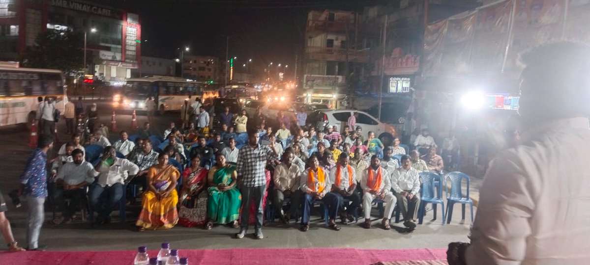 Participated in  Mahatma JyothiRao Phule Jayanthi Celebrations and meeting at  Balanagar X Road.Malkajgiri Parliament.
#BJPOBCSamajikSammelan
