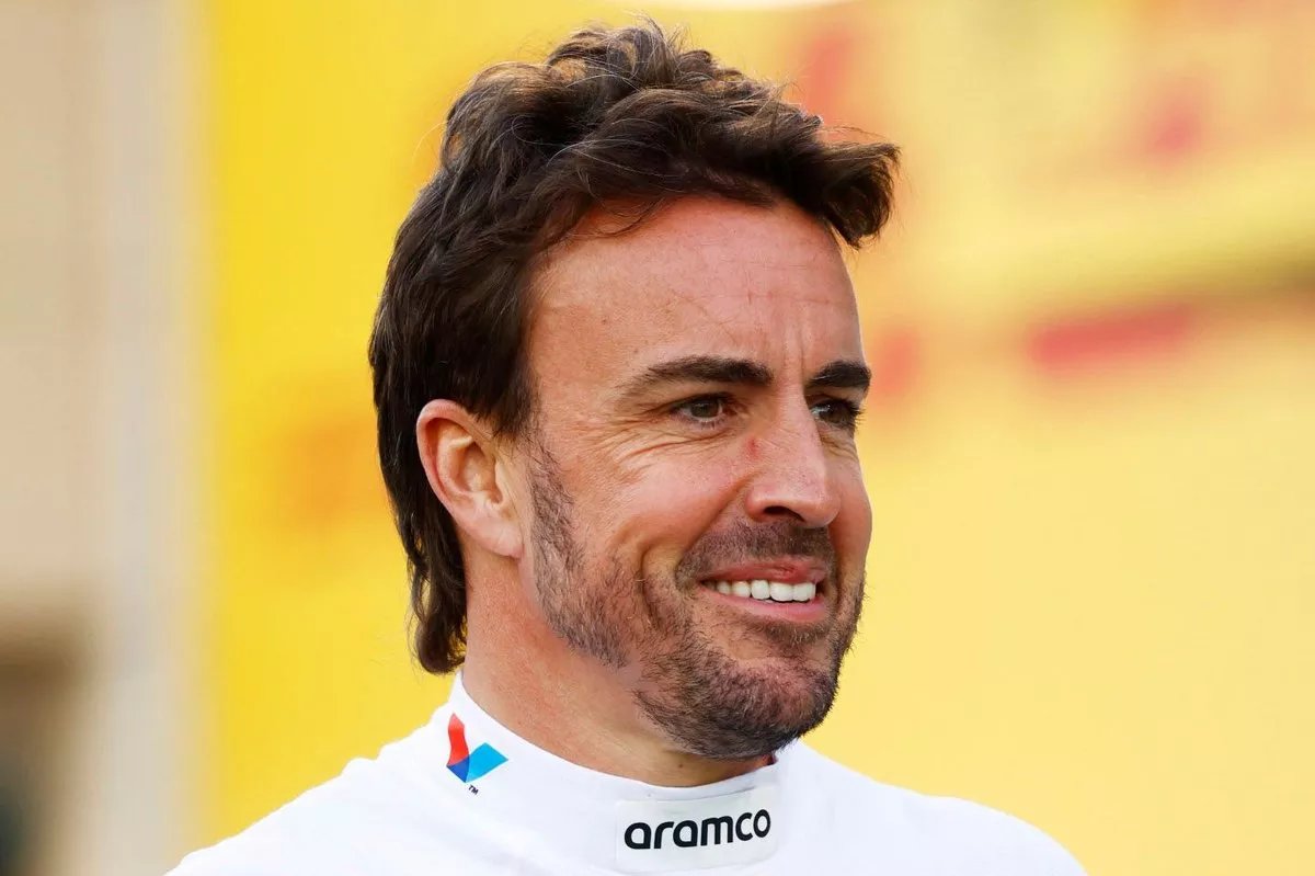 🎙️ Alonso niega que la retirada estuviese en sus planes. 'No, creo que nunca se me ocurrió la retirada' 'Pienso que cuando termine en la F1, me iré llevaré a otro lugar, tal vez a, Rally Dakar o algo así' [@es_Motorsport] #F1