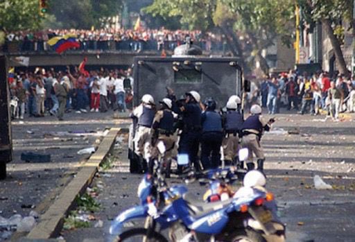 Hoy #11Abril recordamos la resistencia y el fervor del pueblo venezolano, quien se hizo presente tras el fallido golpe de estado contra el Comandante Hugo Chávez del 11 de abril de 2002, cuando quedaron demostradas las intenciones fascistas de los lacayos imperiales, la…