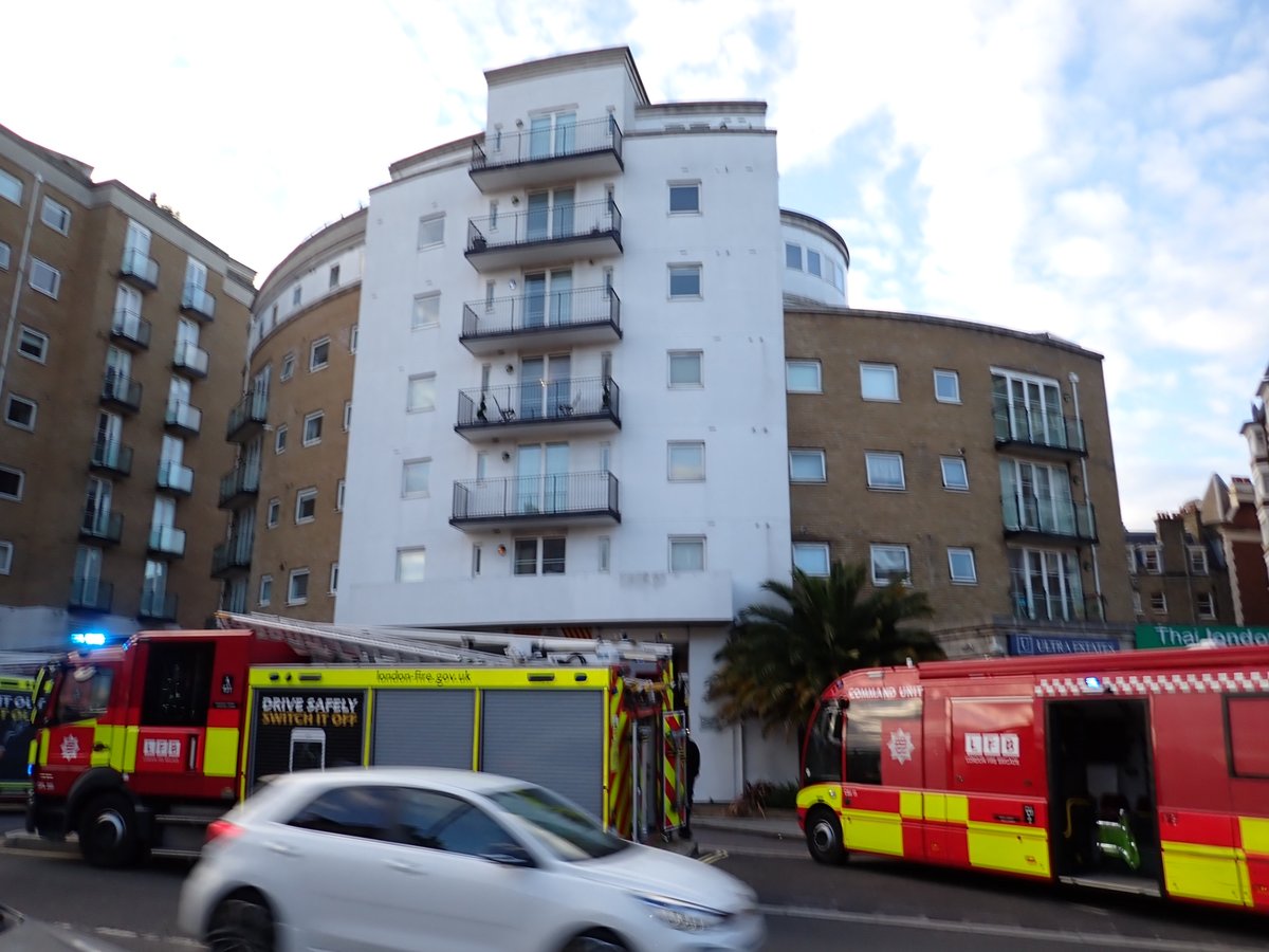 A fire at a flat in #Marylebone is believed to have been caused by the unsafe disposal of smoking materials. Always ensure your cigarette is completely out when you’ve finished smoking it. If you don’t, you risk causing a fire. orlo.uk/W4CkT