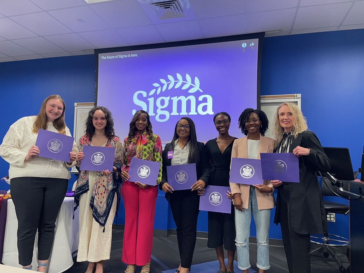 The UAH Chapter of Sigma Theta Tau International Honor Society of Nursing had an induction ceremony on April 5! Several members were inducted into the Beta Phi Chapter. To qualify, students must have a 3.0, rank in the highest 35%, and complete at least 1/2 of the curriculum.