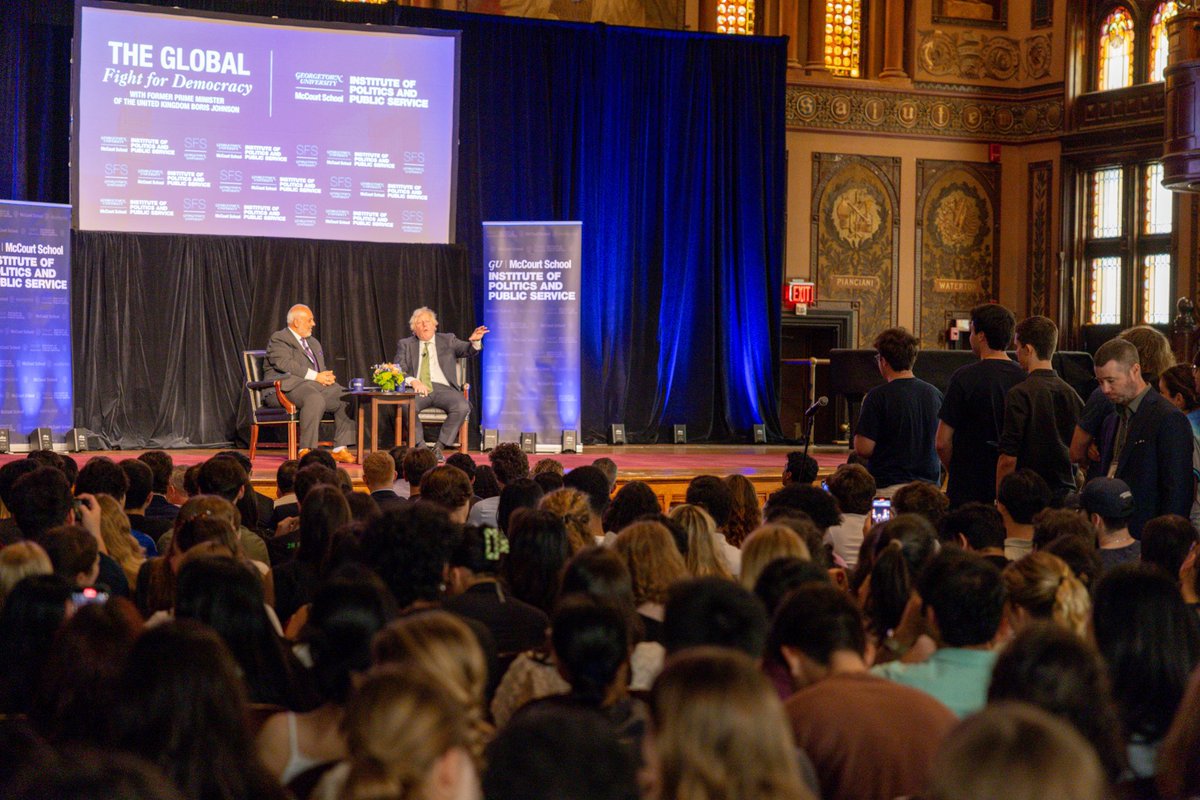 Hoyas are always curious, and today they’re asking @BorisJohnson about parliamentary systems, the display of global cultural artifacts in UK museums, and the necessity of honesty and integrity in Western leaders. #PMJohnsonAtGU