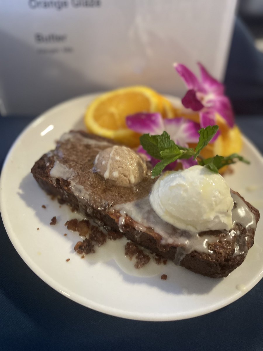 Served DELICIOUS carrot cake French toast this morning in the @fly2ohare @united club as a surprise and delight for our guests! It was SO GOOD #yum!