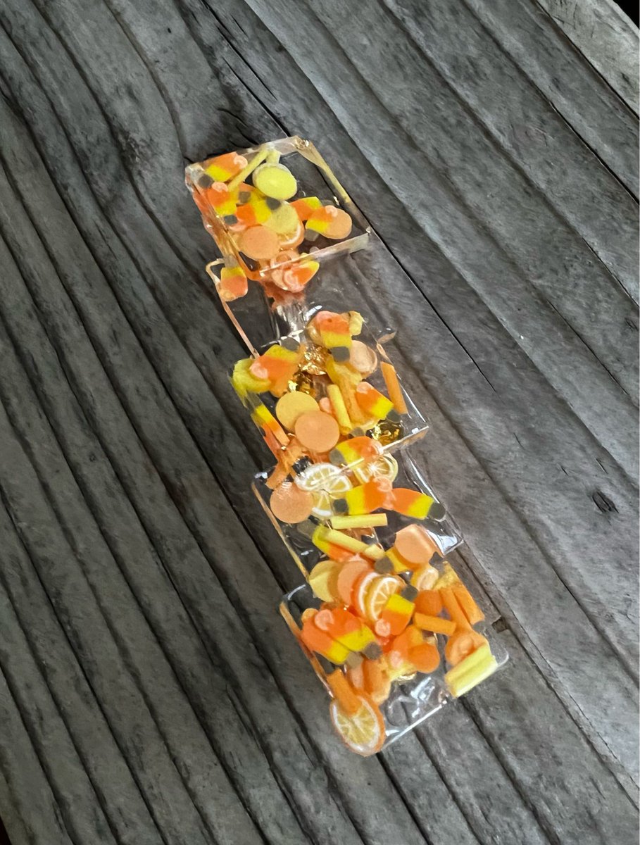 This cute orange slice #handmade #barrette is on sale this month! 👀 
.
.
.
.
.
#giftideas #shopsmallonline #handmade #supportsmallbusiness #supportsmall #smallbusiness #supportlocal #beautiful