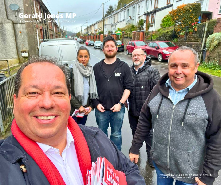 An excellent response on the #LabourDoorstep in Merthyr Vale this evening. Thanks to @Emma_Wools, Labour's Police and Crime Commissioner candidate, @CllrRoberts, @CllrScottThomas & the @WelshLabour team for their help. To join us visit 👇 Join us: join.labour.org.uk