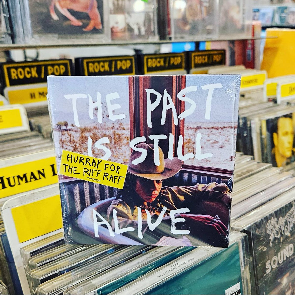 On 'The Past Is Still Alive,' Hurray For The Riff Raff (@HFTRR) weaves threads of hope, joy & love from the complications of the past and our messy present. It's out now on CD and vinyl via @NonesuchRecords. Get it here: bit.ly/3oZTpYB