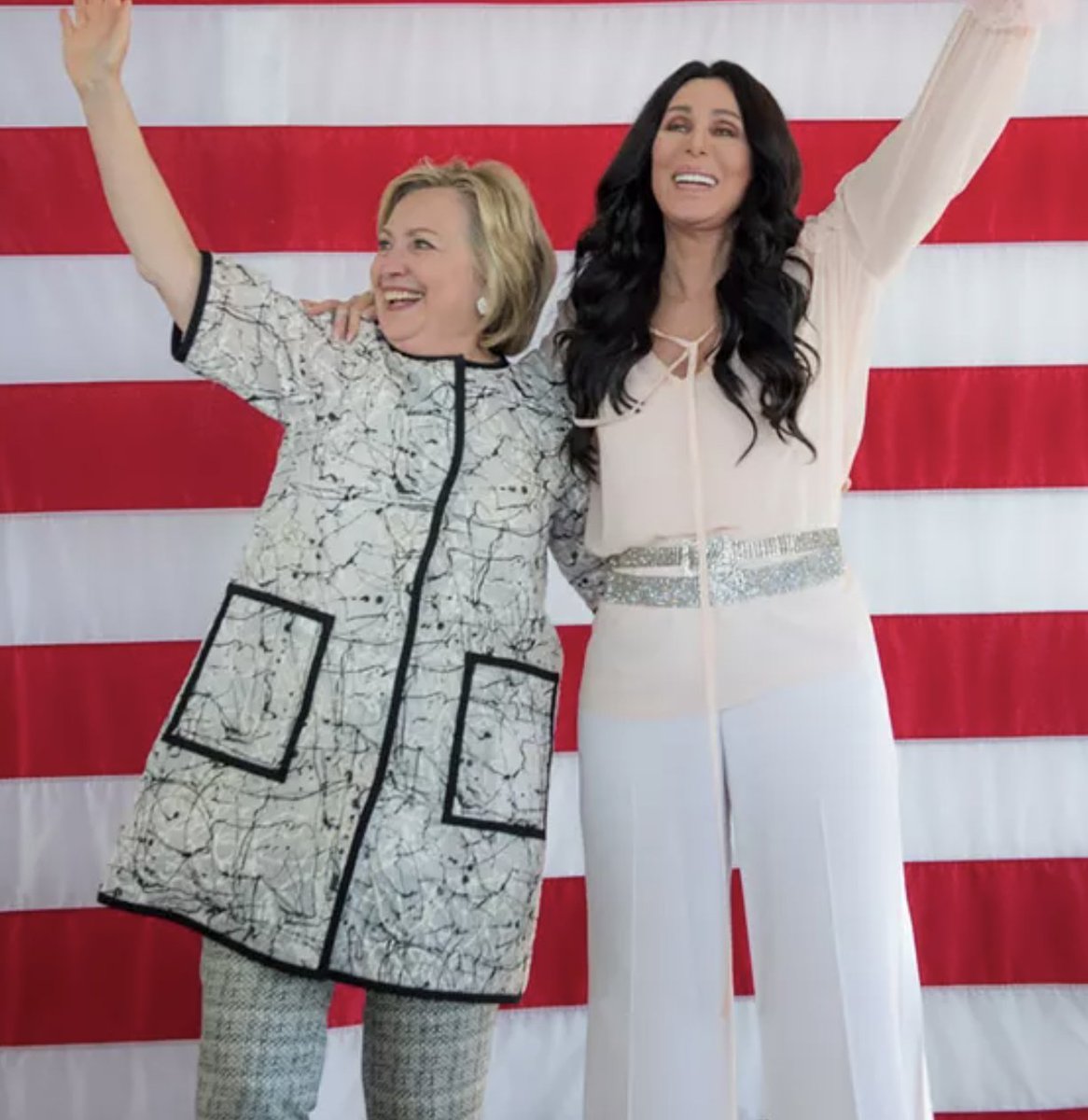 @CripesSuzette She wore this giant potholder suit and STOOD NEXT TO CHER.