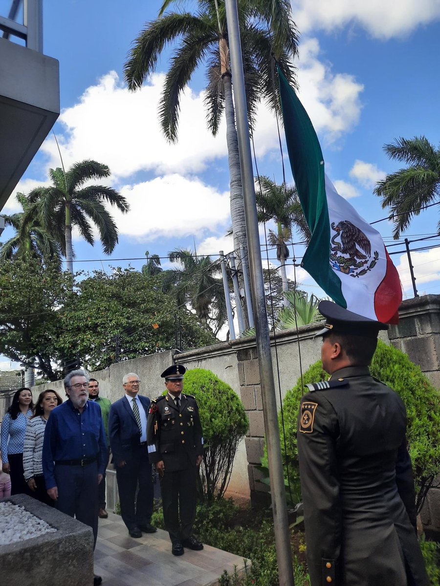 Atención. La embajada de México en Nicaragua acaba de anunciar ocho mega proyectos para FINANCIAR a la DICTADURA de Daniel Ortega. Se realizarán a través de la Agencia Mexicana de Cooperación. El dinero de los mexicanos al rescate de las dictaduras de la región vía López Obrador.