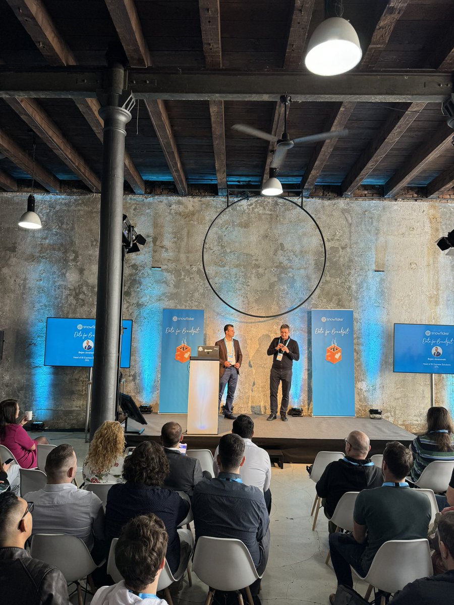 PetrBelohlavek's tweet photo. At the annual "Data for Breakfast” event, one always realizes how @SnowflakeDB has moved solidly forward again 📈 And I'm looking forward to the release of #SnowflakeCopilot 🌪️ https://t.co/hItjg4kIvt