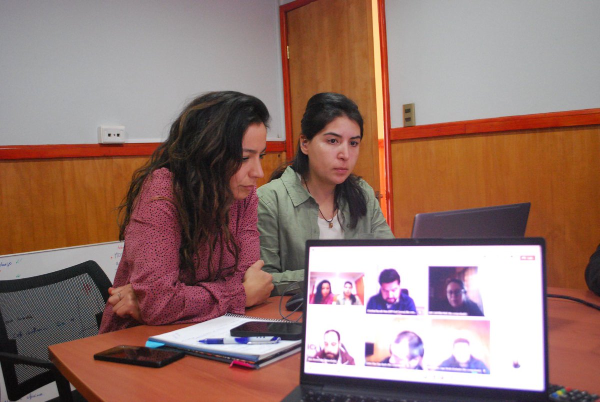 sernageomincl's tweet photo. #AgendaRegional | La Dirección Regional Aysén de @Sernageomincl se reunió con delegados provinciales, alcaldes y encargados de emergencia con el objetivo de informar sobre nuestro trabajo como institución geológica y minera y levantar inquietudes de comunidades locales. https://t.co/cXK8TuT8iS