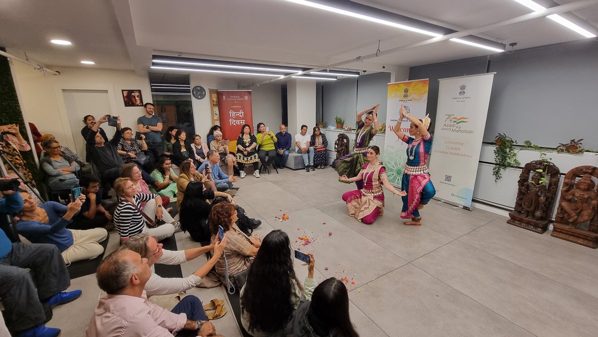 ICC Tel Aviv celebrated 75th Foundation Day of ICCR with Odissi Dance performance. Israeli audience enjoyed magic of the classical dance form of Odisha, immersing themselves into breathtaking performance by Israeli artists Dinoor and her students Ira and Esti.
@indemtel @iccr_hq