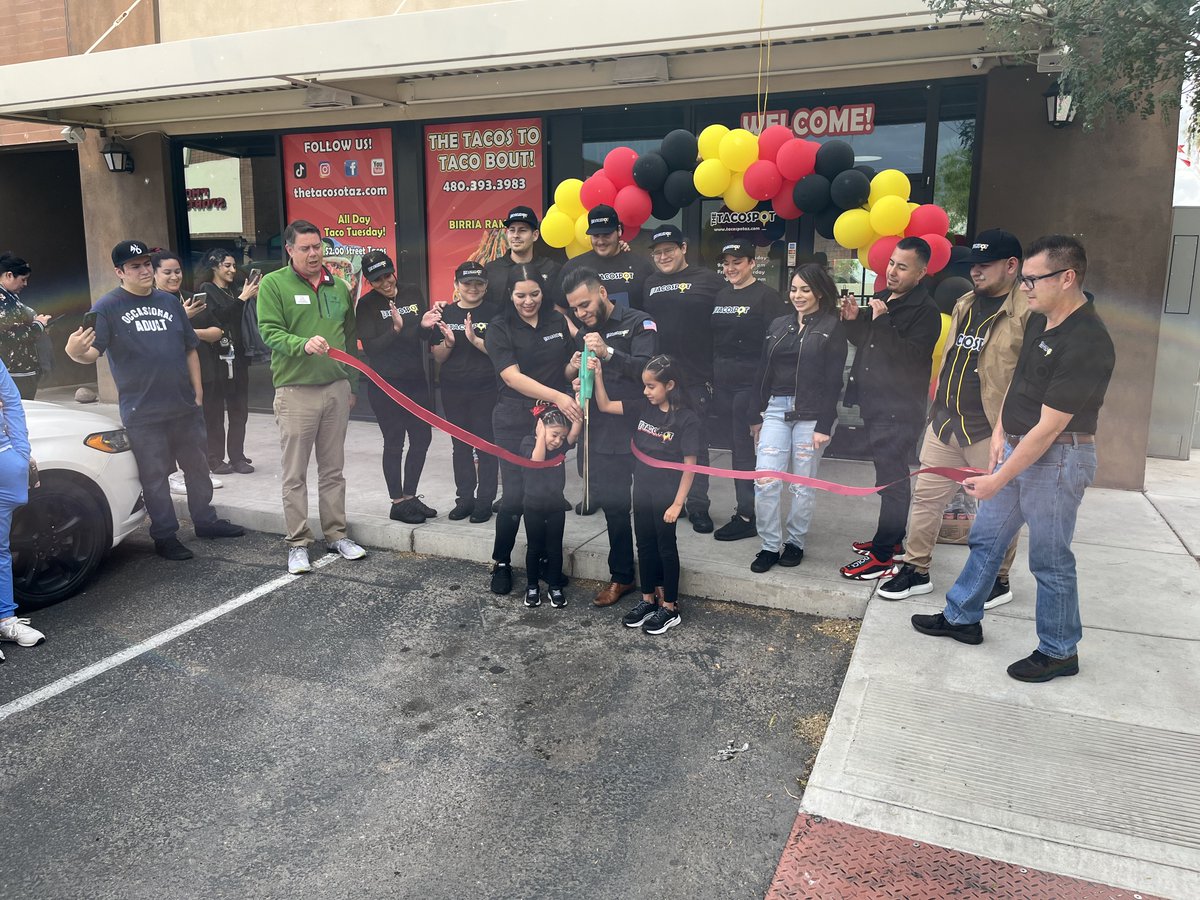 Team Lesko joined the @GlendaleChamber to welcome the Taco Spot to the city!