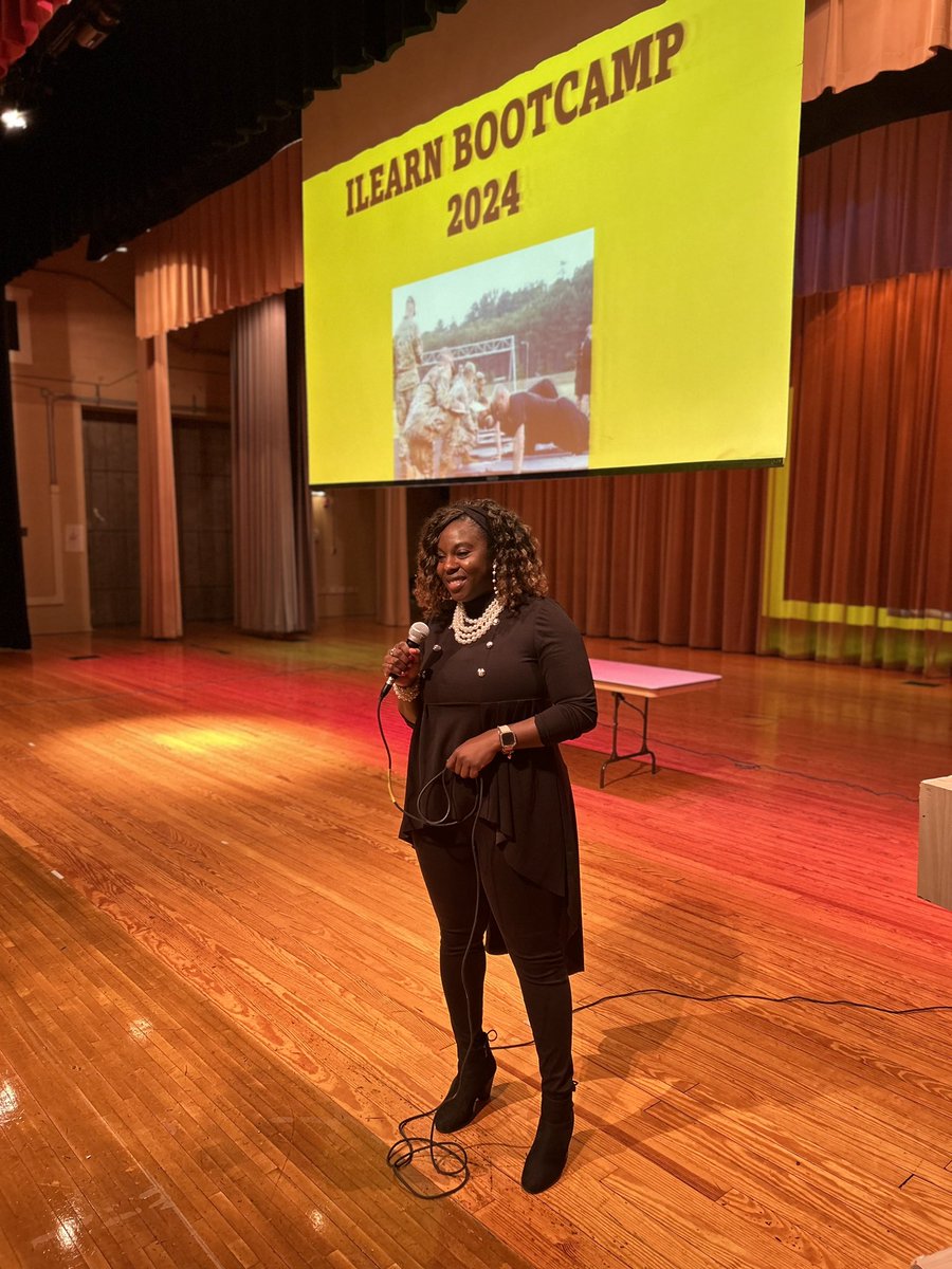 IPS_ArlingtonMS's tweet photo. Big congratulations to our ILearn bootcamp chant winners! Arlington is gearing up for an incredible week ahead. 🏆🎉 #StayReadySoWedonthavetogetready #ILearnBootcamp #StudentSuccess https://t.co/mOYu0BkRK5