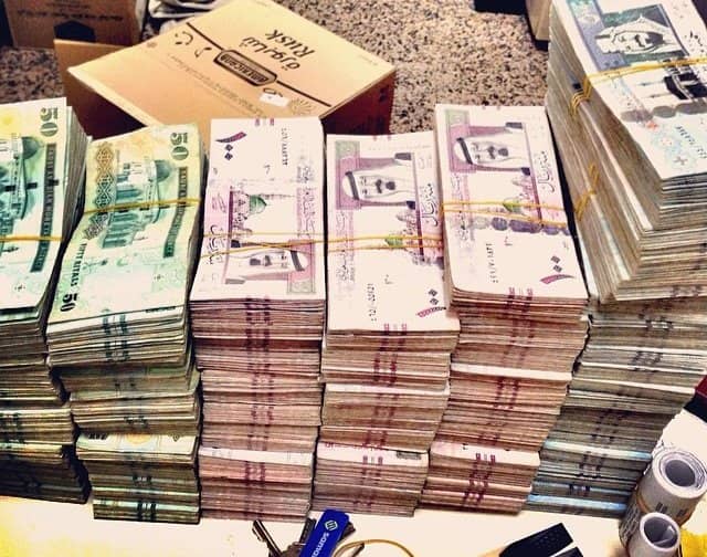 عاجل لمتابعيني 
#كل_عام_وانتم_بخير
اللي لسا ما فاز معيSAR4500.000 هذي   
الف مبروك ل 300 من متابعيني فقط 
#عيد_الفطر_المبارك
سحب سريع (Apple iPhone 14 Pro)
تابعني <a href="/MTyby23661/">تركي ال الشيخ</a>

 رتويت واكتب تم 
ارسل اسمك ورقم جوالك خاص 📩

السحب بعد 48 ساعة موثق بالفيديو شاركو وفالكم التوفيق