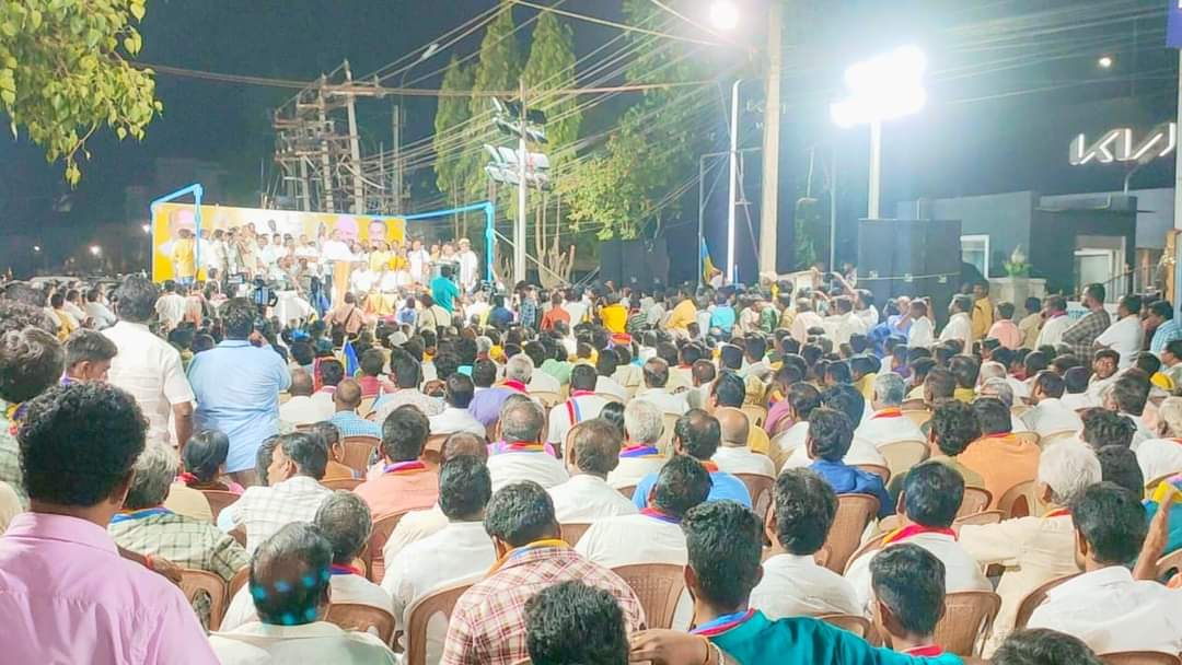 ArunPMK9's tweet photo. சேலத்தில் நடைபெற்ற மாபெரும் பிரச்சாரக் கூட்டத்திற்கு தலைவர் அண்ணன் அன்புமணி ராமதாஸ் அவர்கள் சேலம் நாடாளுமன்ற தொகுதி வெற்றி வேட்பாளர் அண்ணன் வழக்கறிஞர் அண்ணாதுரை அவர்களை ஆதரித்து எழுச்சி உரை ... https://t.co/yaE6dMRDFy