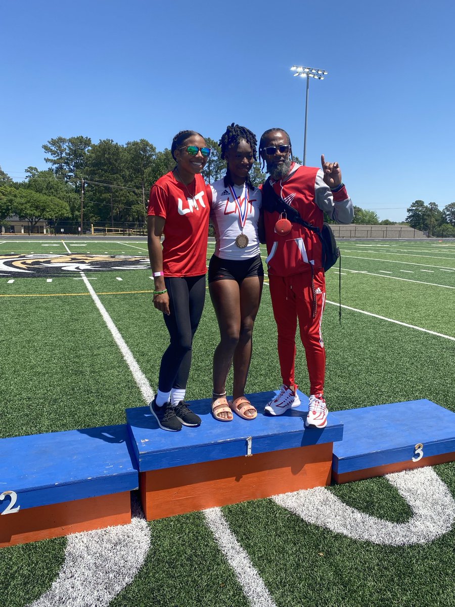 Congratulations to Kayla Jones of MacArthur for placing 🥉3rd in the Triple Jump and for qualifying for Regionals in Waco! Go Big Red! LMT!! #myAldine ⁦@AthleticsAisd⁩ ⁦@AldineSports⁩ ⁦@coachb_ware⁩