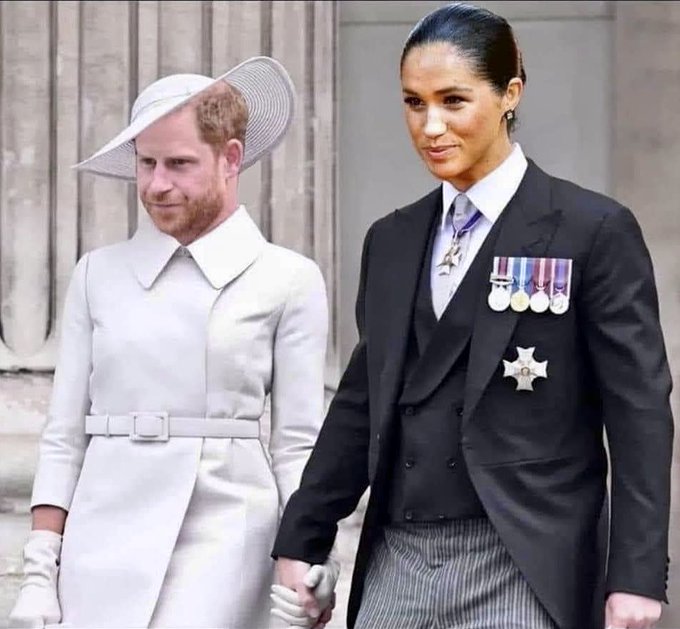 Time stop using Tax Payers Money for these two Parasites Security & False Court Cases!! 🤨
#Invictus #InvictusGames #MoonBump #SussexBabyScam #MeghanMarkleIsAConArtist #HarryandMeghanAreAJoke #moonbumpmeghan #DumbPrince #DumbPrinceAndHisStupidWife #MeghanMarkleEXPOSED #NotMyKing