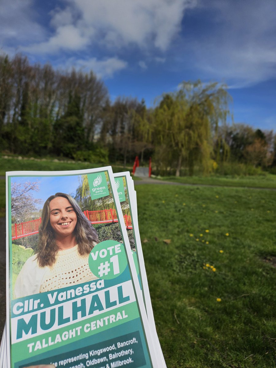 Another 300 doors canvessed today ✔️ Key issues ⬇️ School waiting lists 📚 Footpath repairs 👷‍♀️ Tress 🌳 Cycle lanes 🚴‍♀️ And a lovely comment from a constituent: i'll vote for you cause we need Young People in there, and once you're in, you'll last 🤩 #Tallaght 🙌