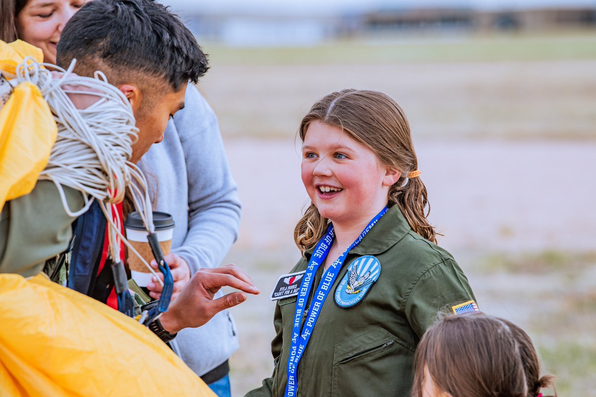 🌟Being a Cadet for a Day🚀 Welcoming Myla as our honorary 'Cadet for a Day' was an absolute pleasure! Each semester, #usafa teams up with @MakeAWish to provide young people facing severe medical challenges the opportunity to experience life as a cadet.