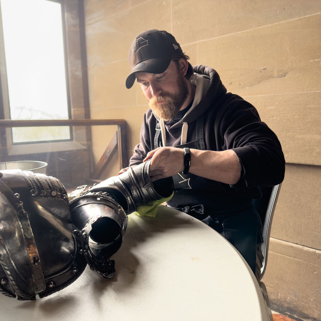 In March, the armour in our Great Hall was finished being polished as part of its annual maintenance. Check out our amazing heritage website page and see how you can discover over 1000 years of history: warwick-castle.com/explore-1/heri…