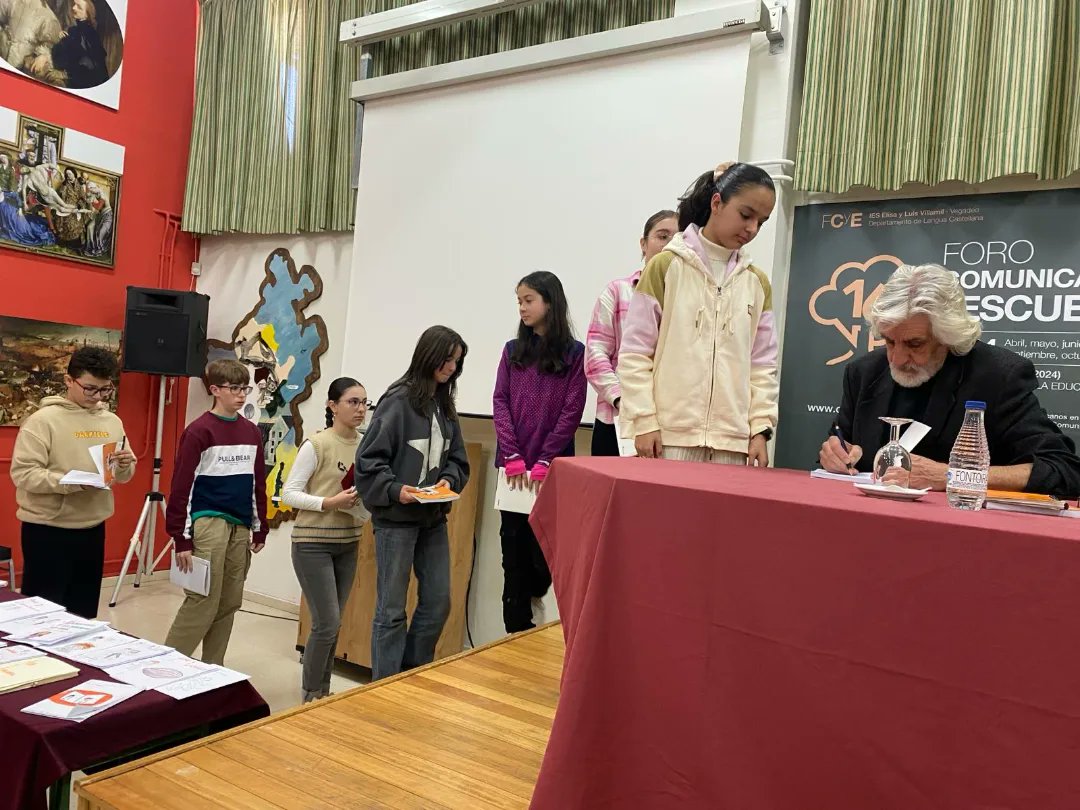 forocye's tweet image. Día literario con los autoresAndrés Guerrero, Rafael Salmerón, Rosa Huertas, Andrea Maceiras, Ana Alonso, Carmen Siñeriz, Emma Méndez, Carlos Aganzo, Fernando Beltrán y la Fundación Miguel Delibes (Germán Delibes y Elisa Delibes), y la consejera de Cultura, Vanessa González.