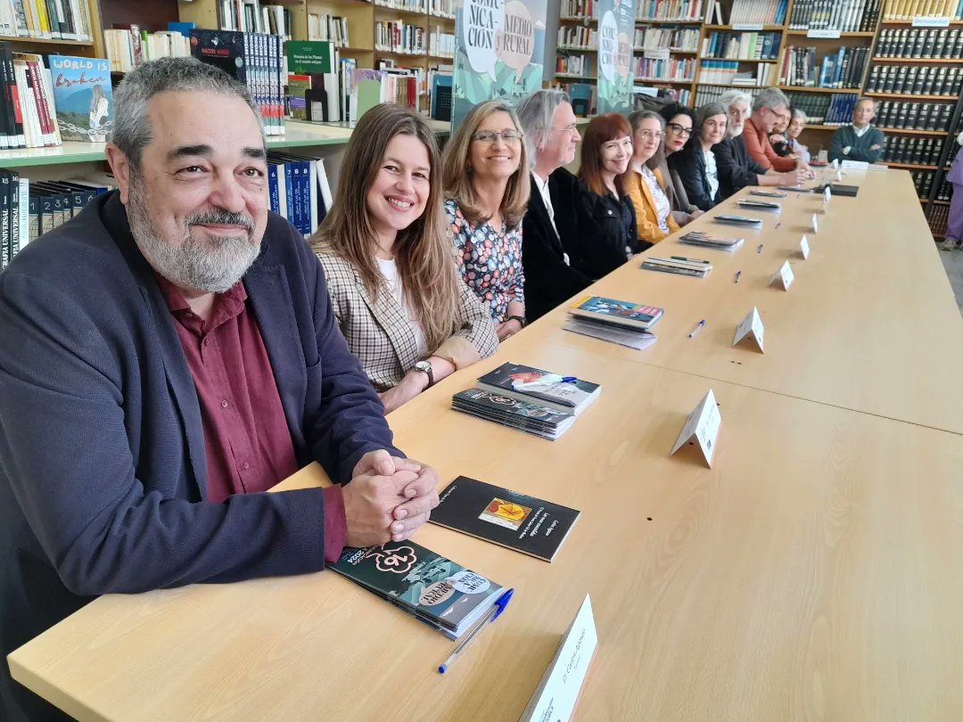 forocye's tweet image. Día literario con los autoresAndrés Guerrero, Rafael Salmerón, Rosa Huertas, Andrea Maceiras, Ana Alonso, Carmen Siñeriz, Emma Méndez, Carlos Aganzo, Fernando Beltrán y la Fundación Miguel Delibes (Germán Delibes y Elisa Delibes), y la consejera de Cultura, Vanessa González.