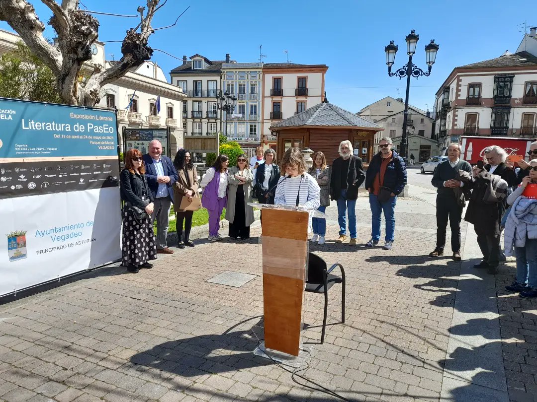 forocye's tweet image. Día literario con los autoresAndrés Guerrero, Rafael Salmerón, Rosa Huertas, Andrea Maceiras, Ana Alonso, Carmen Siñeriz, Emma Méndez, Carlos Aganzo, Fernando Beltrán y la Fundación Miguel Delibes (Germán Delibes y Elisa Delibes), y la consejera de Cultura, Vanessa González.