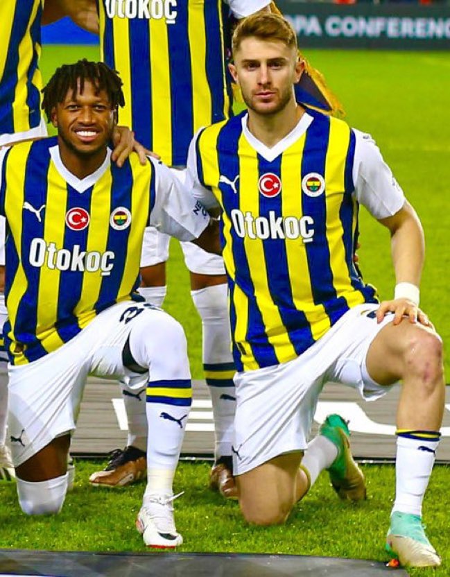 yessaykonocry's tweet image. Allah sizi başımızdan eksik etmesin.