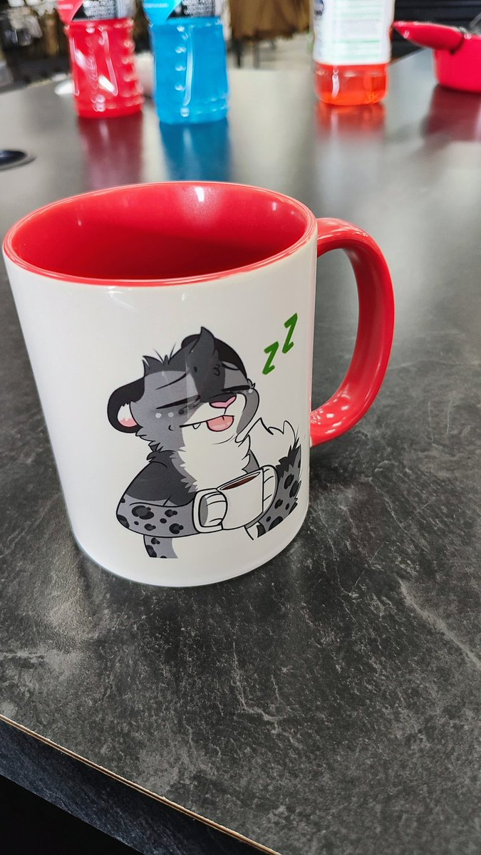AvocadoSnep's tweet photo. Hehehe snepcon mug
@fureh
#sneps #furry #mowmowmow https://t.co/SXAXExskHS