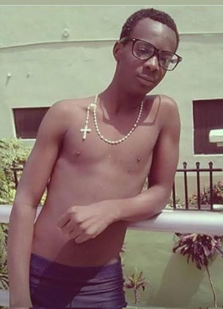 instablog9ja's tweet image. Guess the celebrity