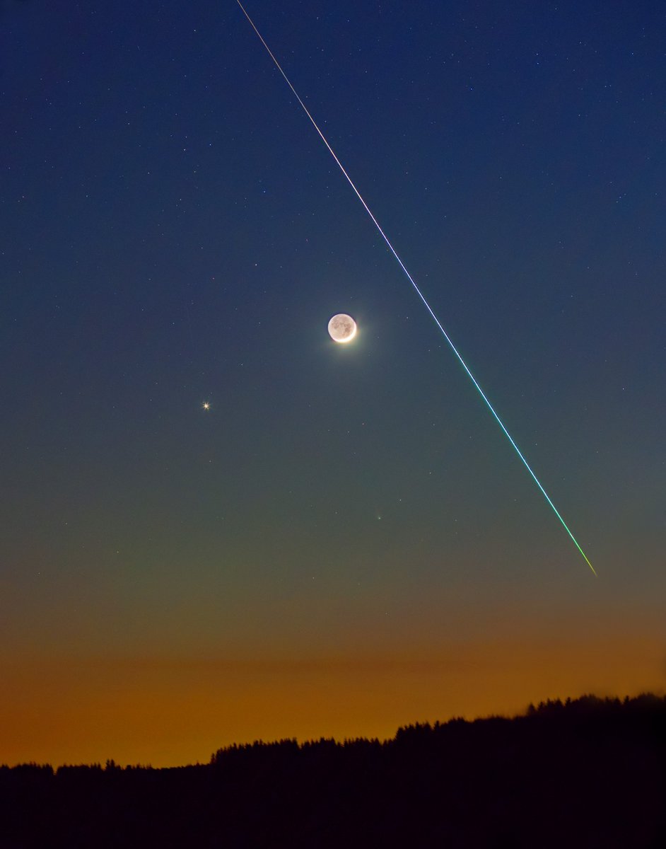 ✨ Günün fotoğrafı ✨ (astronomy photo of the day) 📸 : Norbert Mrozek, sen naaptın be abi 👀👀👀 #meteor #comet #moon #Jupiter