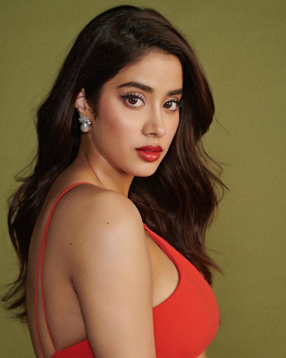 LEGEND_06_16's tweet photo. #amici23 #Impumelelo #MIvRCB #justrcb #ipl #beauty #janvi #Bollywood mojo comming everyone get ready for big reward $MOJO @WeArePlanetMojo ♥️ https://t.co/HhveQo7ZtE