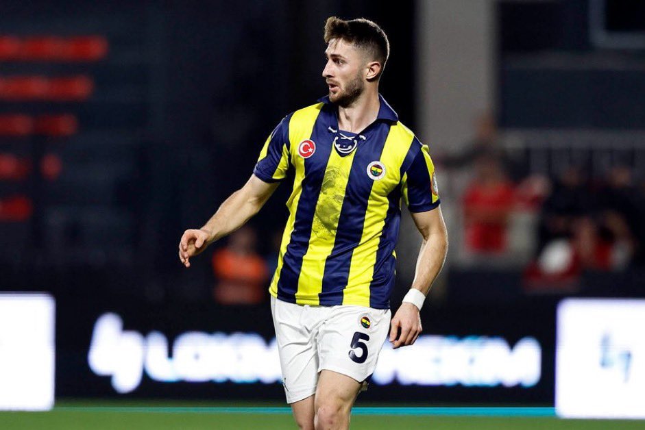 pivotdokuz's tweet image. RABBİM AYAĞINIZA TAŞ DEĞDİRMESİN SİZİN