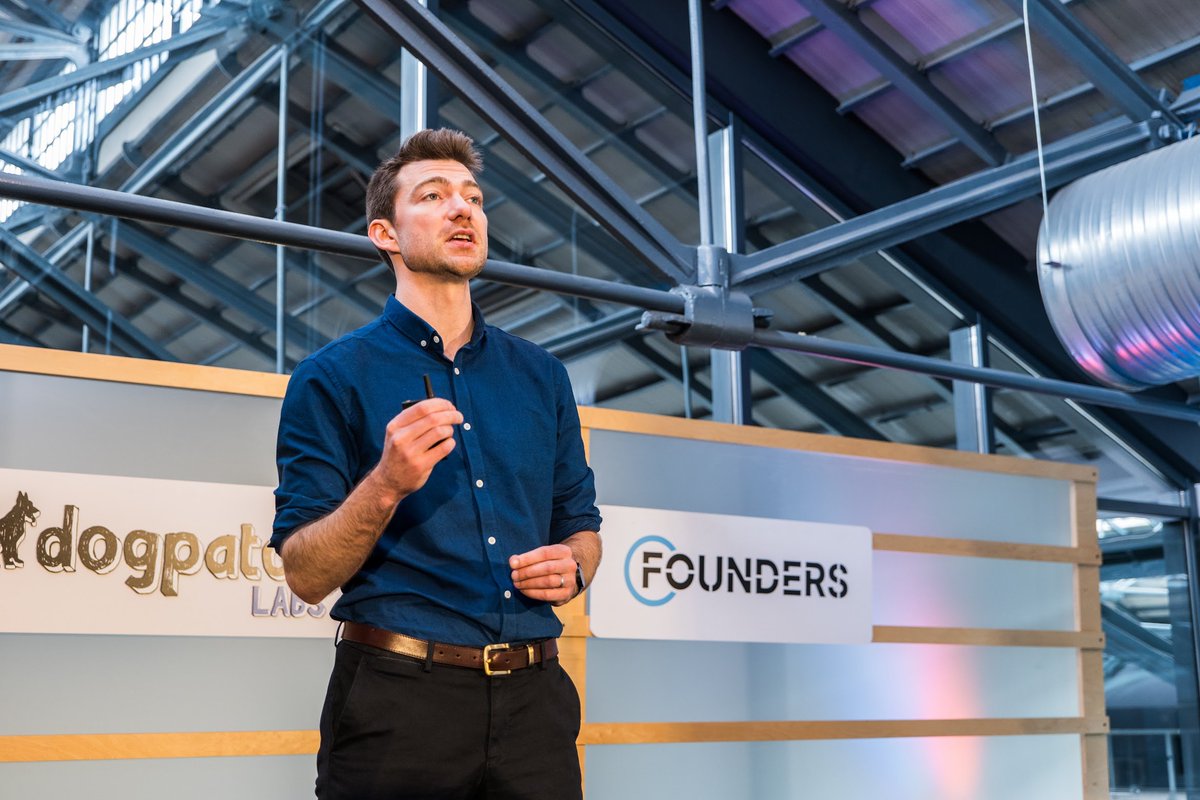 Next, it’s Peter Blennerhassett, who met his co-founder Bartek at @DogpatchLabs and formed BlynkSolve. 💊 Streamlining pharmaceutical manufacturing with a collaborative process design and knowledge management platform. #Founders #DemoDay