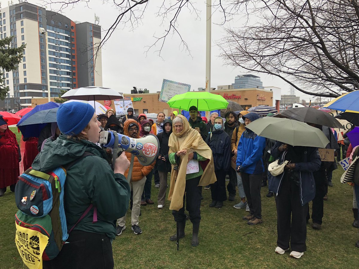 Rallying in the rain outside the @RBC Annual General Meeting to support Indigenous land defenders and climate activists inside the meeting